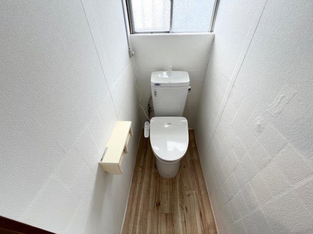 トイレ　ウォシュレット新調