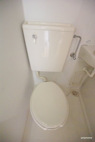 阪急宝塚線 三国駅 徒歩13分 5階建 築39年のトイレ写真