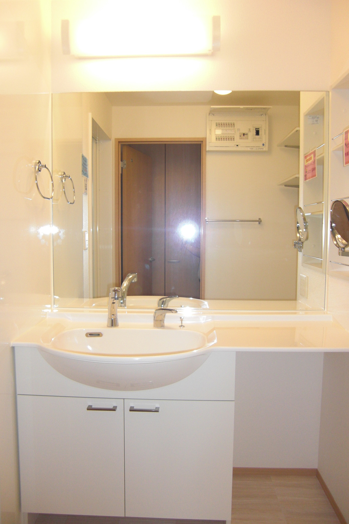 洗面設備　大型洗面台は人気のある設備です！