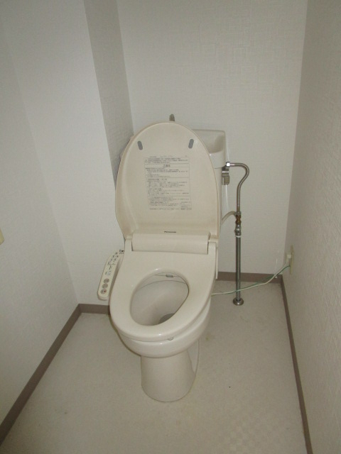 【コーポピアなかやま　Ｄ棟のトイレ】