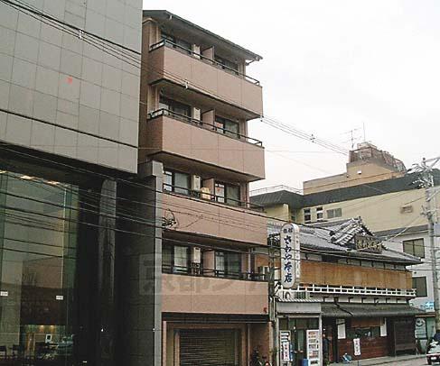 京都市左京区聖護院川原町のマンションの建物外観