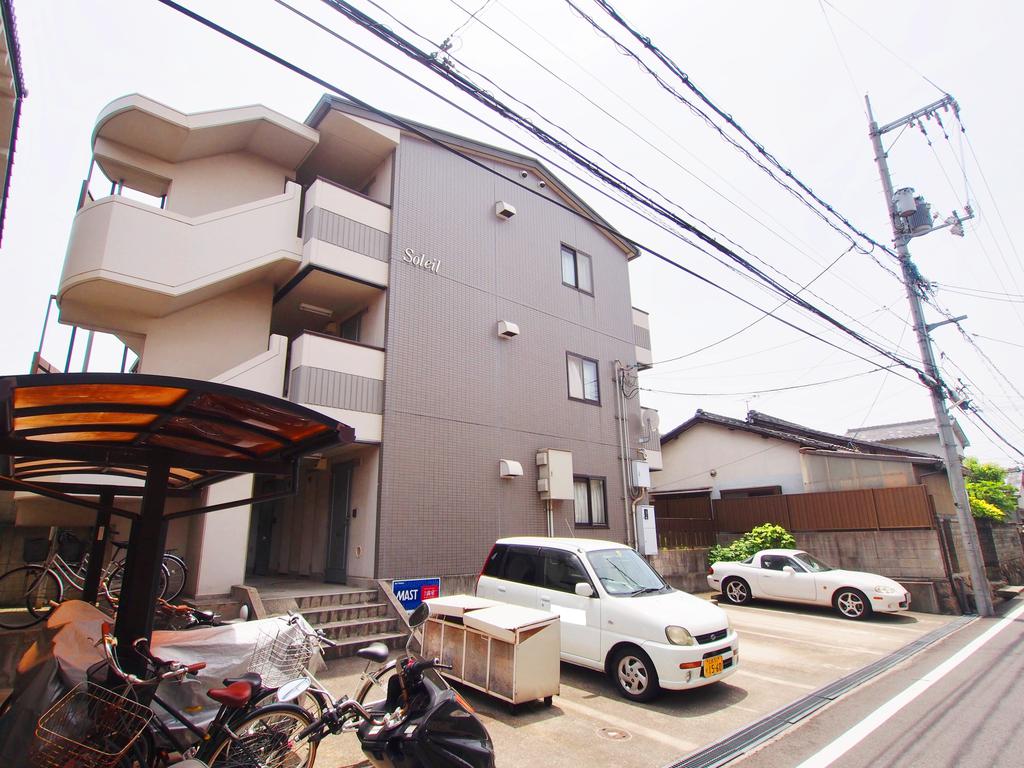 安芸郡府中町桃山のマンションの建物外観