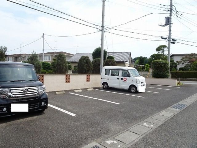 【イーストプラザの駐車場】