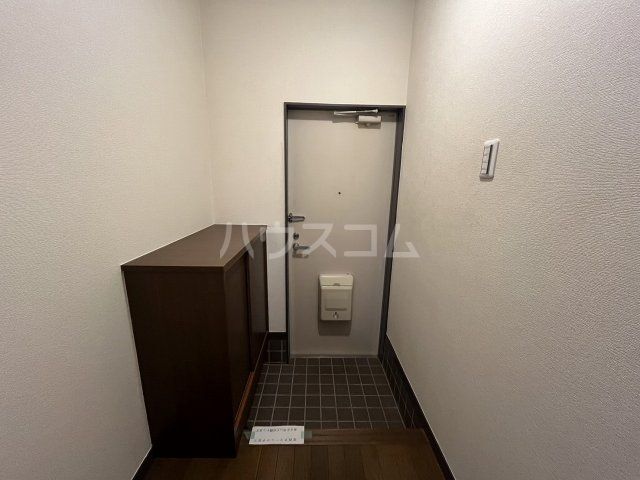 【名古屋市天白区植田東のアパートの玄関】