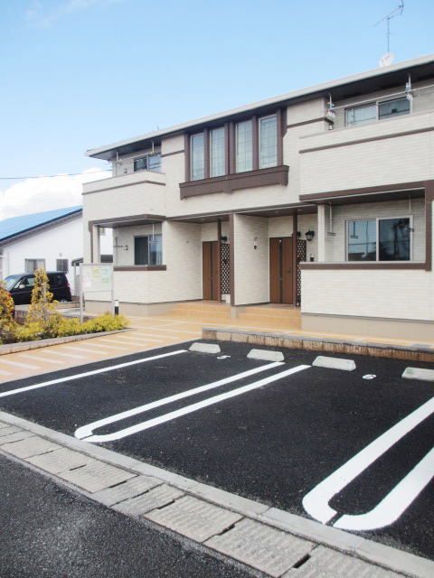 【いちき串木野市湊町のアパートの駐車場】