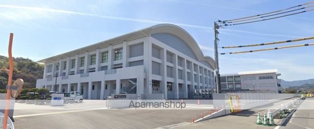 小学校　白鳥小学校（小学校）まで1372m