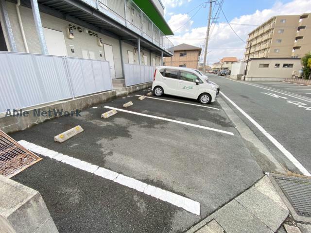 【菊池郡菊陽町光の森のアパートの駐車場】