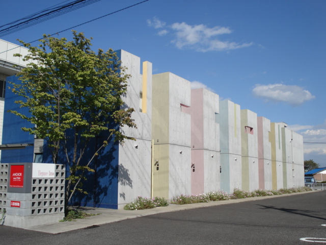 エレガンスルシオの建物外観