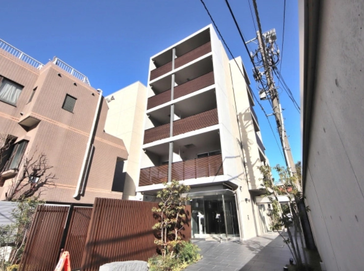 新宿区大久保のマンションの建物外観