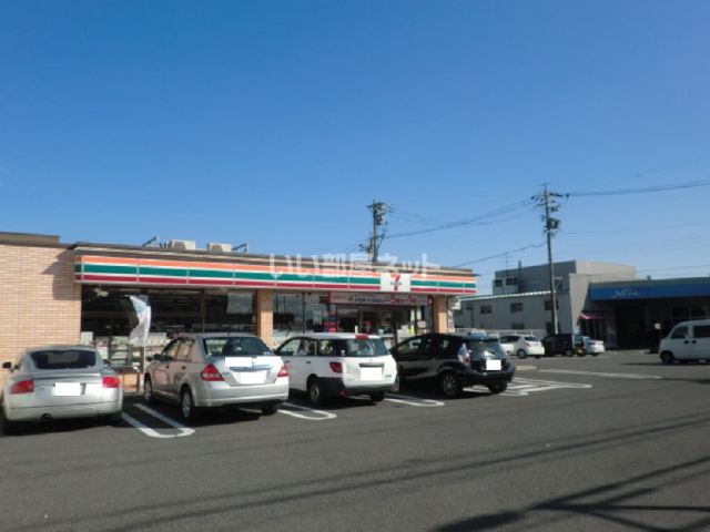 コンビニ　セブンイレブン 桑名江場店（コンビニ）まで734m