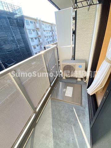 バルコニー　バルコニーからの眺めを楽しみながら食事をしませんか