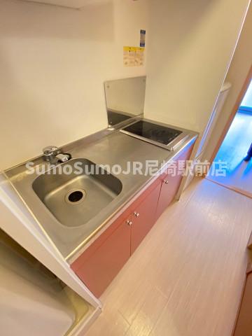 キッチン　コンパクトなキッチンで掃除もラクラク