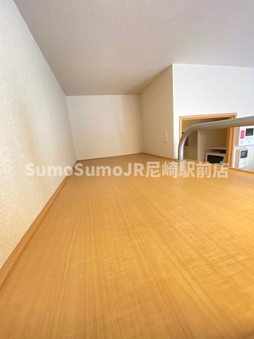 その他部屋・スペース　広くて明るい寝室