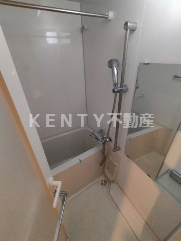 バス・シャワールーム　落ち着いた空間のお風呂です