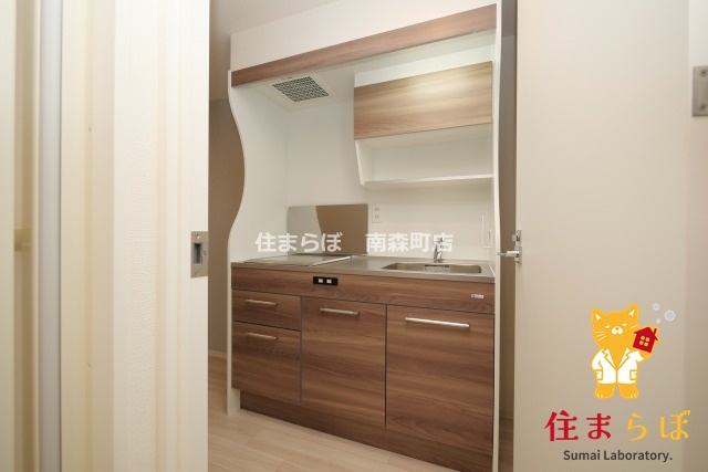 キッチン　「ただの部屋探しじゃない。“あなたの暮らし”探しです。」