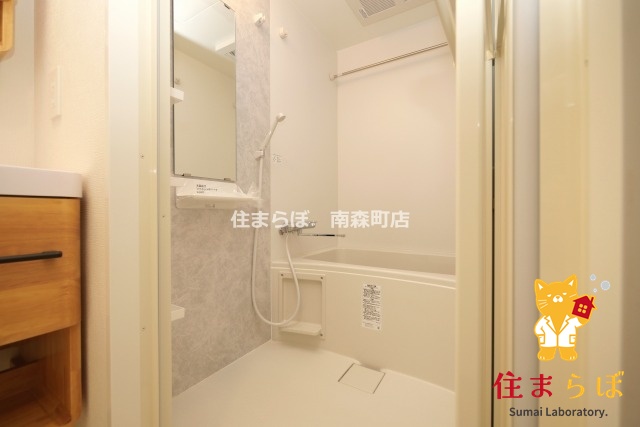 バス・シャワールーム　「見た目じゃなく、心に“しっくりくる”を大切に。」