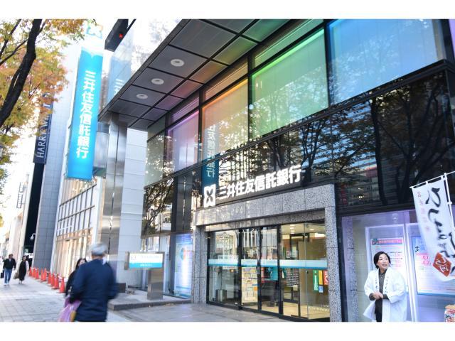銀行　三井住友信託銀行名古屋営業部（銀行）まで331m