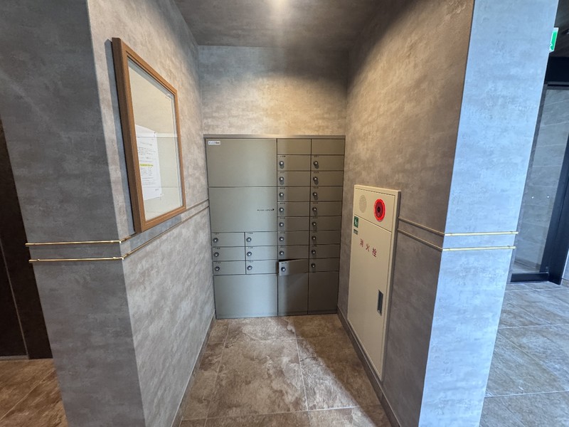 ロビー　宅配ボックス