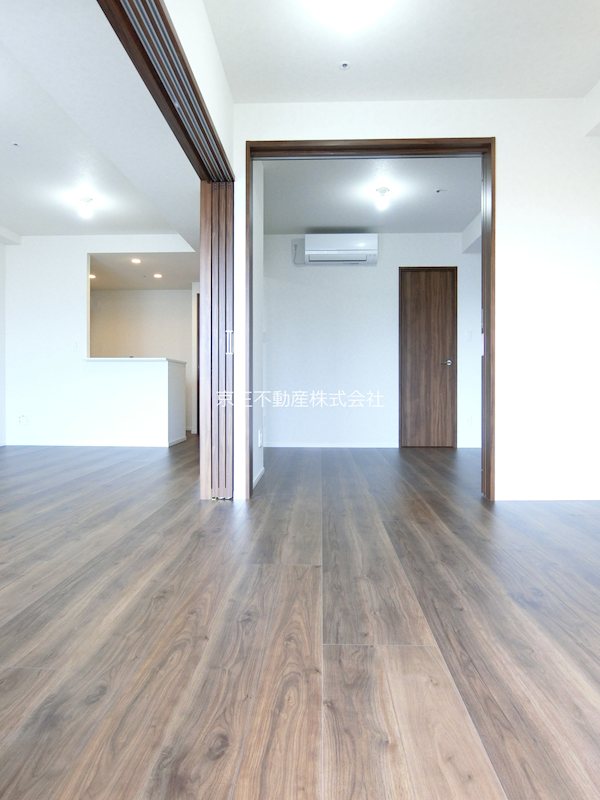 その他部屋・スペース　洋室は続き間になっております