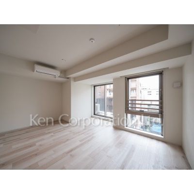 居室・リビング　同タイプ6階のお部屋を撮影。仕様が異なることがあります。