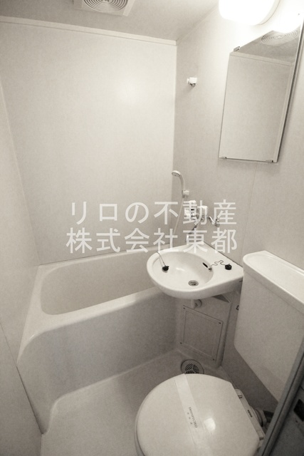 バス・シャワールーム　お掃除がしやすい３点ユニットバスです☆