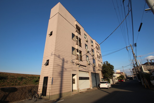 建物外観　お問合せはリロの不動産まで♪