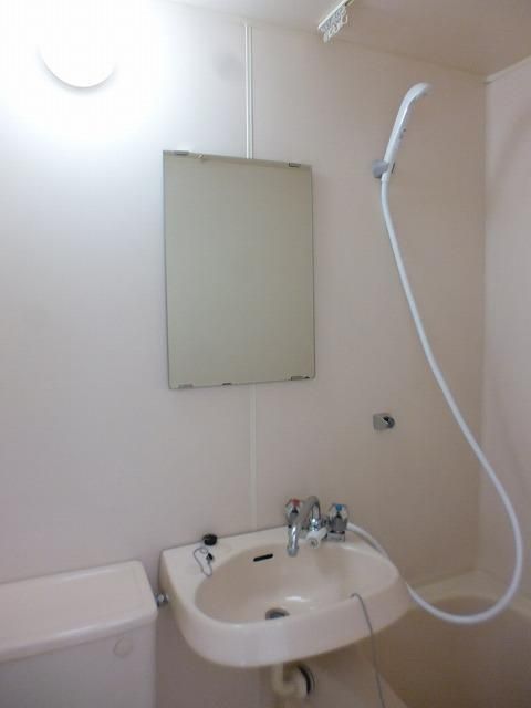 洗面設備　★洗面台は鏡付★