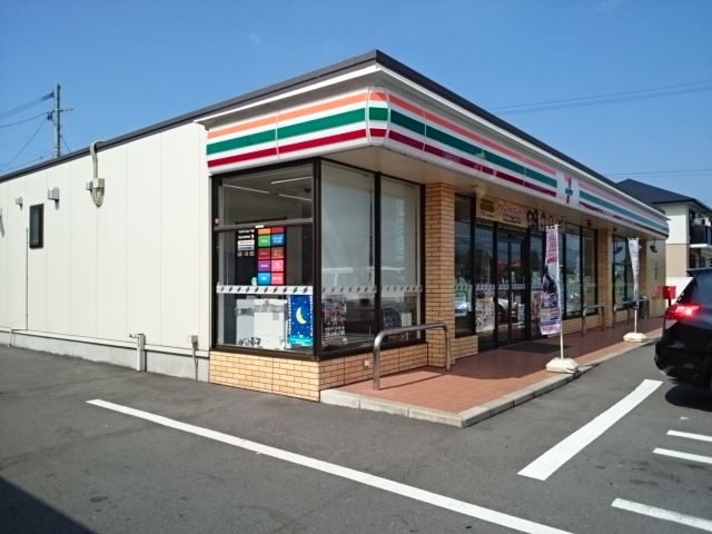 コンビニ　セブンイレブン政所店（コンビニ）まで550m