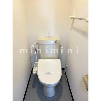 トイレ　※写真は他号室を含む為現状優先とさせて頂きます