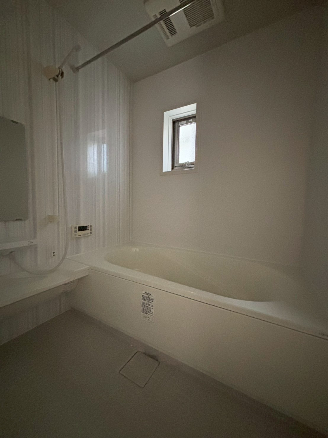 バス・シャワールーム　追焚き・浴室乾燥機付♪