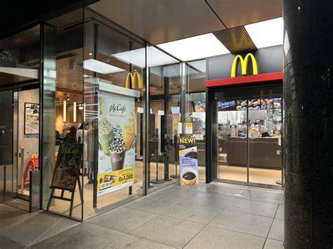 飲食店　マクドナルド 品川港南口店（飲食店）まで484m