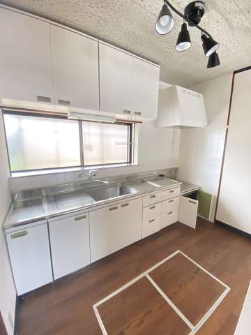 ＪＲ山口線 矢原駅 徒歩21分 2階建 築44年のキッチン写真