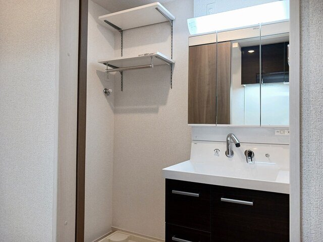 洗面設備　脱衣スペースもあります