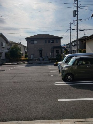 駐車場　駐車場に車を止められます
