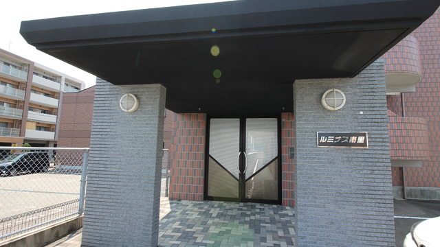 エントランス　建物入り口