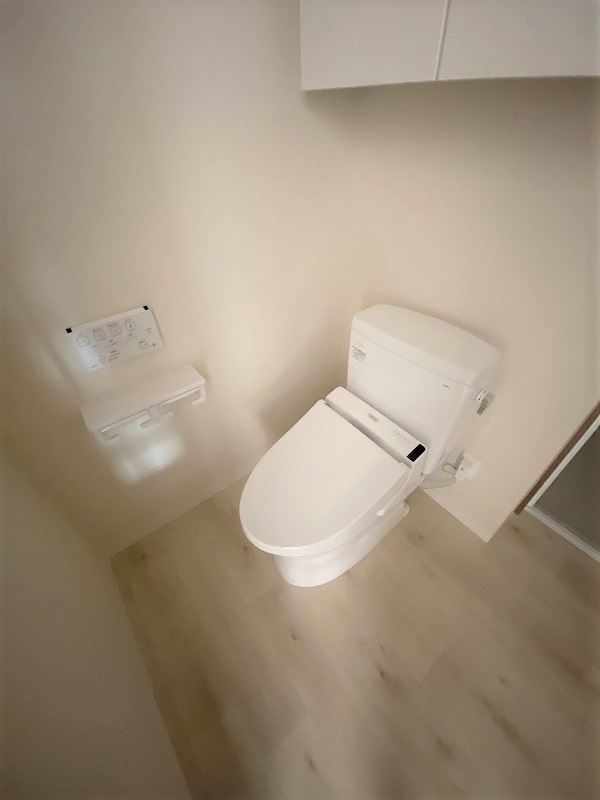 トイレ　トイレはウォシュレット設備付き！