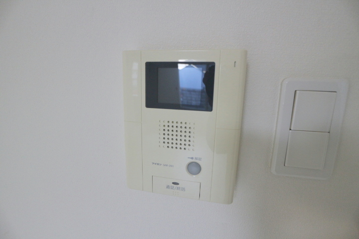 セキュリティ　モニター付きインターホンです♪