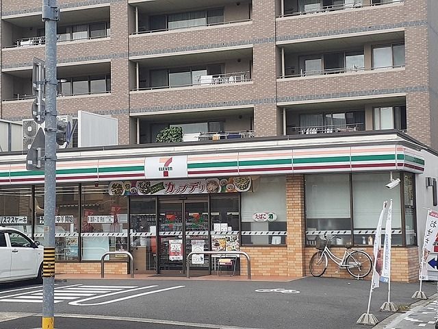コンビニ　セブンイレブン（コンビニ）まで500m