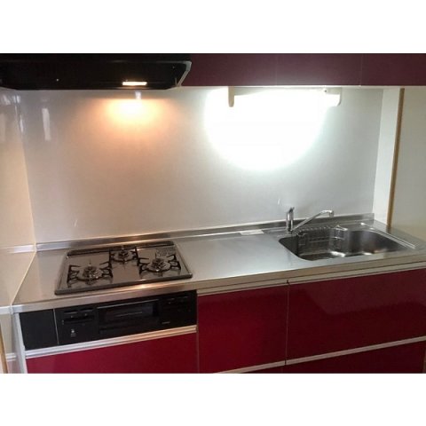 キッチン　3口ガスコンロ付で機能的なキッチンです！