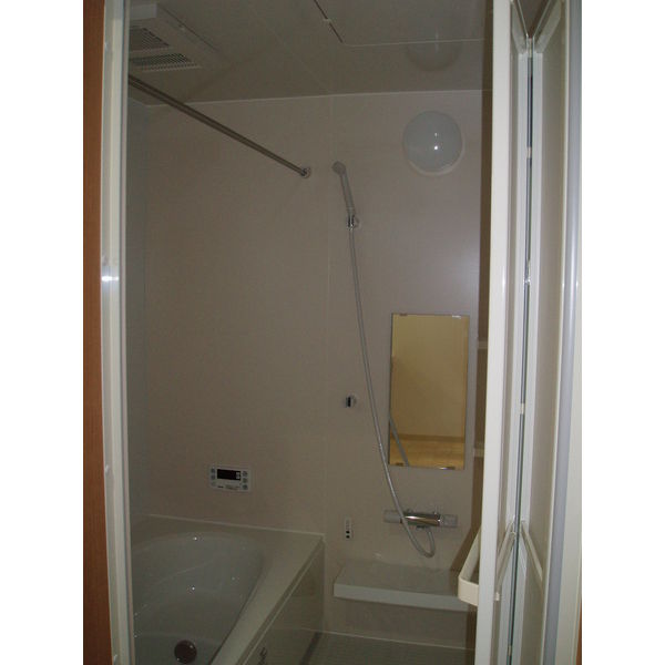 バス・シャワールーム　室内写真は別部屋の写真です。