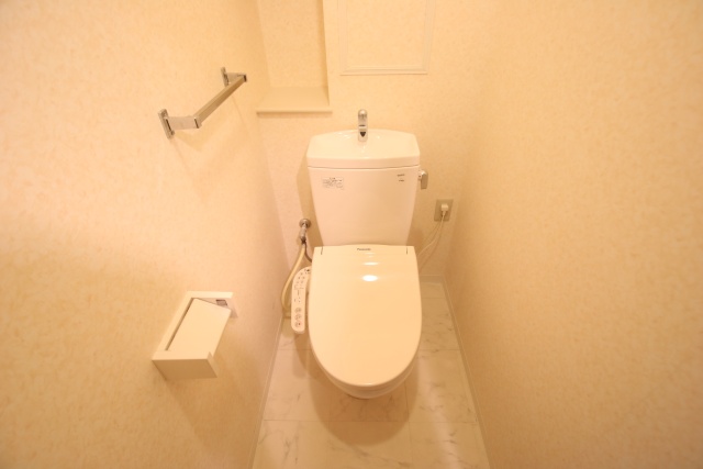 トイレ　※別室の参考写真の為、現況優先です。