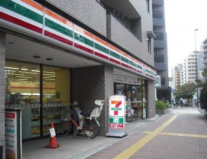 コンビニ　セブンイレブン文京小石川4丁目店（コンビニ）まで263m