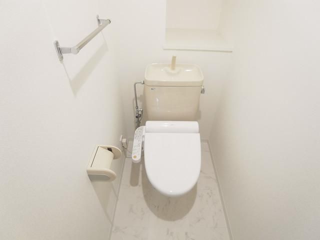 トイレ　★温水洗浄便座完備★