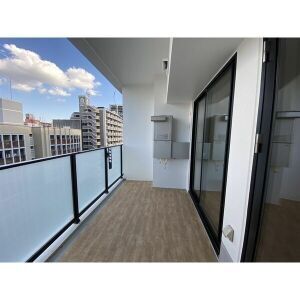 バルコニー　開放的で明るい空間を演出してくれるバルコニーです