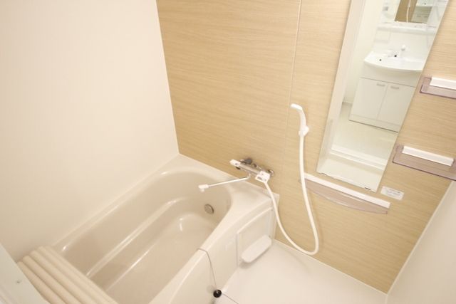 バス・シャワールーム　きれいなバスルーム