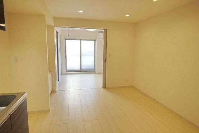 居室・リビング　広々としたリビング