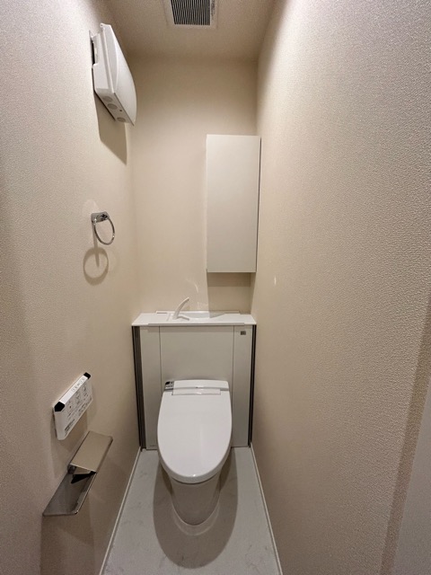 トイレ　温水洗浄便座