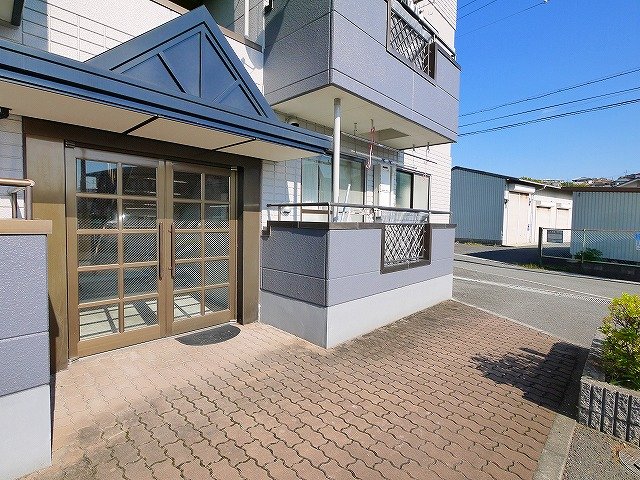 エントランス　清潔なエントランスです