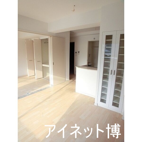 居室・リビング　家具の配置がしやすいリビングですね