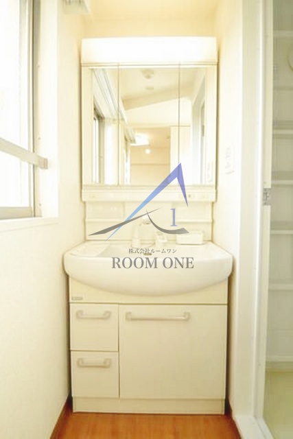 洗面設備　洗面台です。